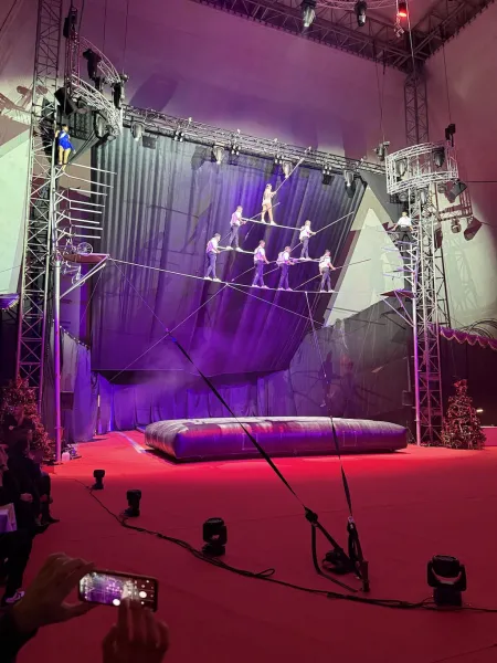 Weihnachtsfeierzauber auf der Horner Rennbahn – eine der größten Weihnachtsveranstaltungen Hamburgs